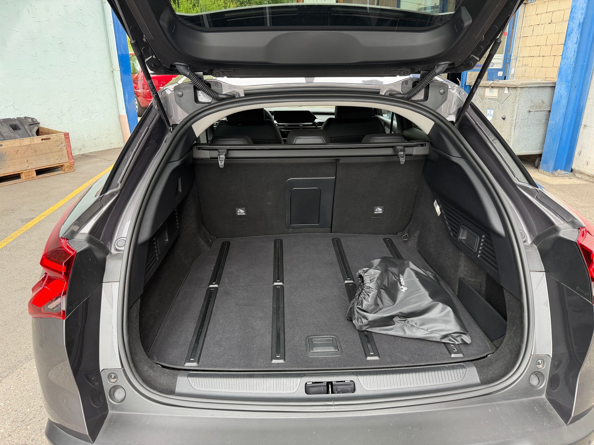CITROEN C5 X 1.6i PHEV Shine e-EAT8-image-5
