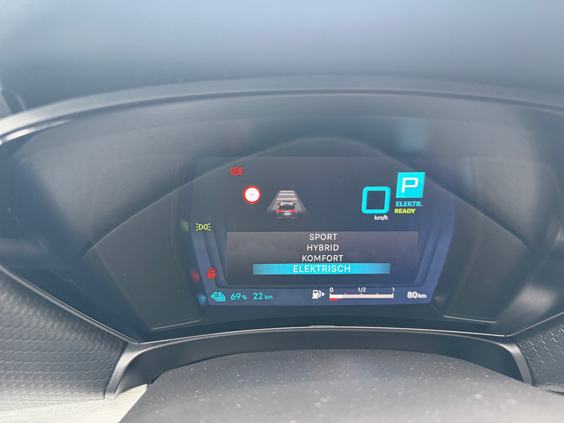 CITROEN C5 X 1.6i PHEV Shine e-EAT8-image-12