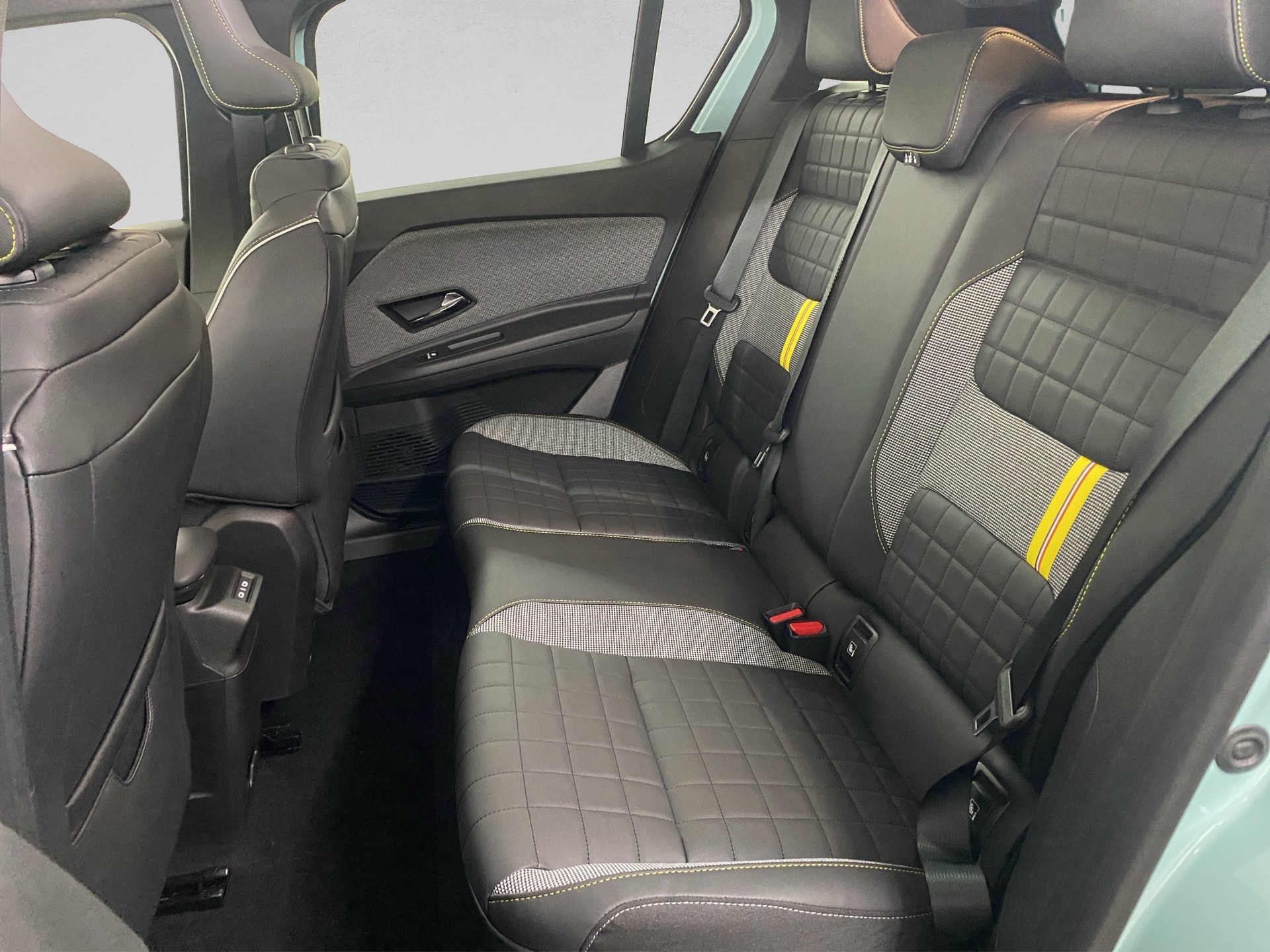 RENAULT R4 E-Tech Comfort Range 52 Plein Sud kWh Iconic-image-10