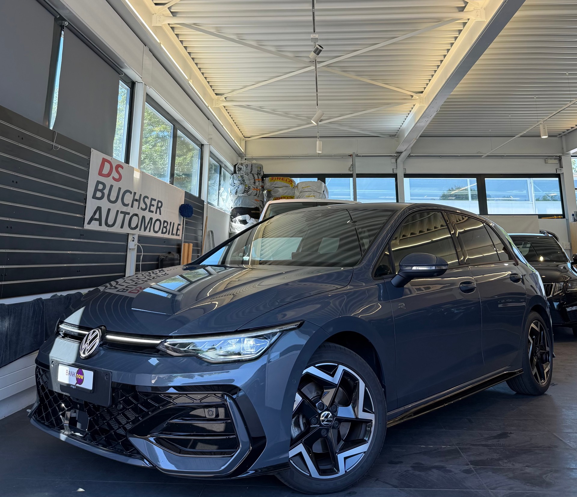 VW Golf VIII 2.0 TSI R-Line DSG 4motion-image-0