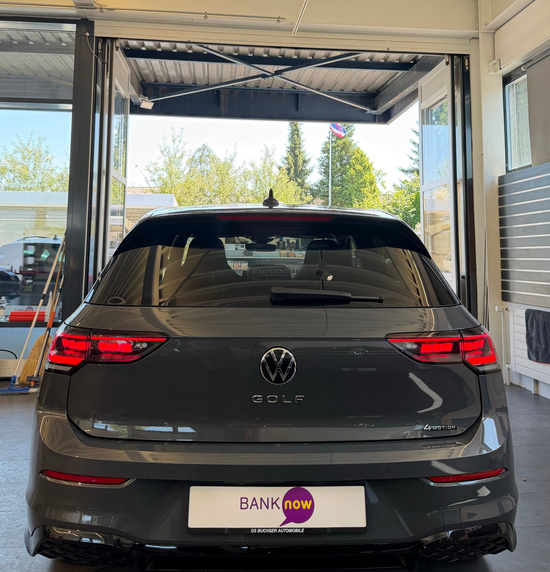 VW Golf VIII 2.0 TSI R-Line DSG 4motion-image-5