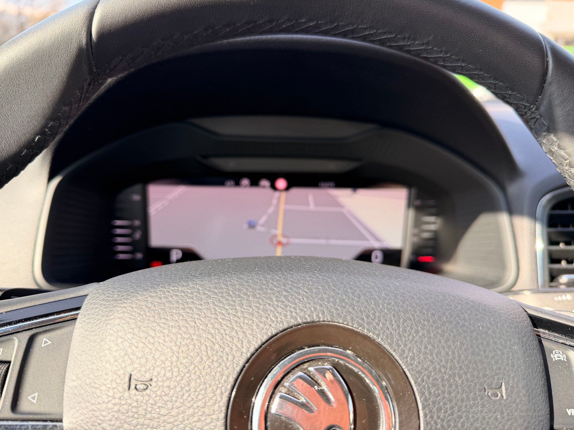 SKODA Karoq 1.5 TSI ACT SportLine DSG-image-9