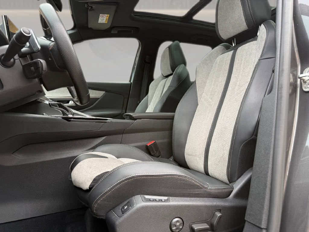 PEUGEOT 3008 Plug-in Hybrid 300ch 4x4 GT Pack-image-5