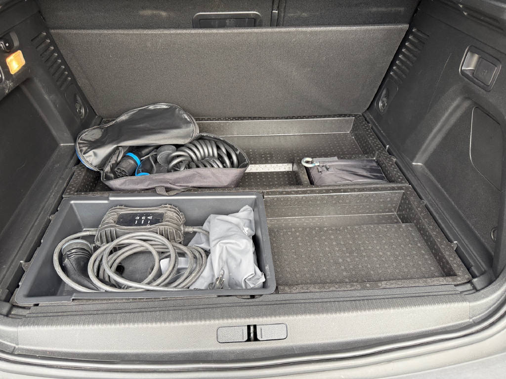 PEUGEOT 3008 Plug-in Hybrid 300ch 4x4 GT Pack-image-16