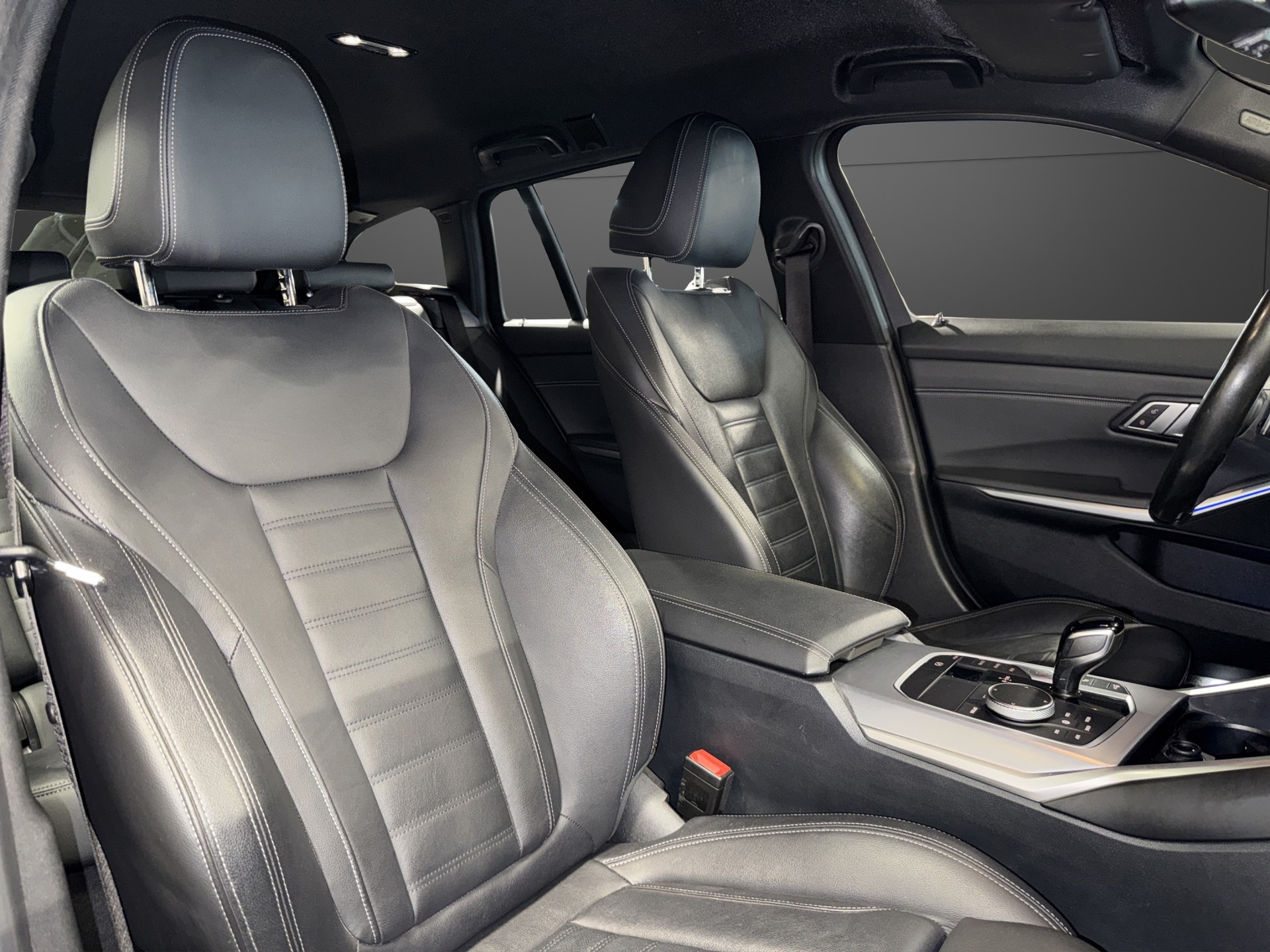 BMW M340i xDrive Touring-image-17