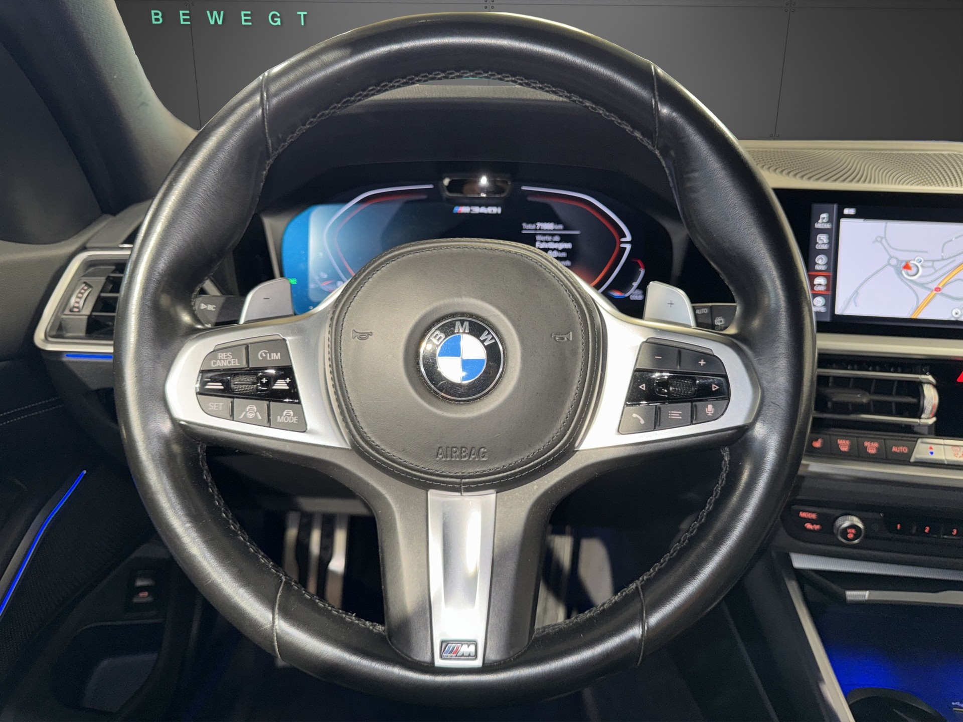 BMW M340i xDrive Touring-image-13