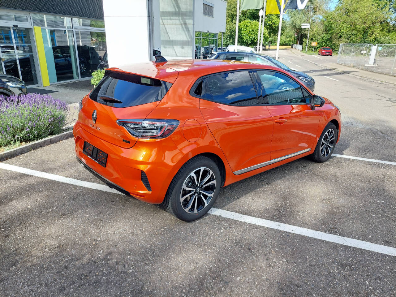 RENAULT Clio 1.6 E-Tech techno 145-image-4
