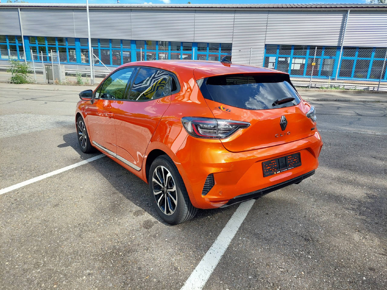RENAULT Clio 1.6 E-Tech techno 145-image-3