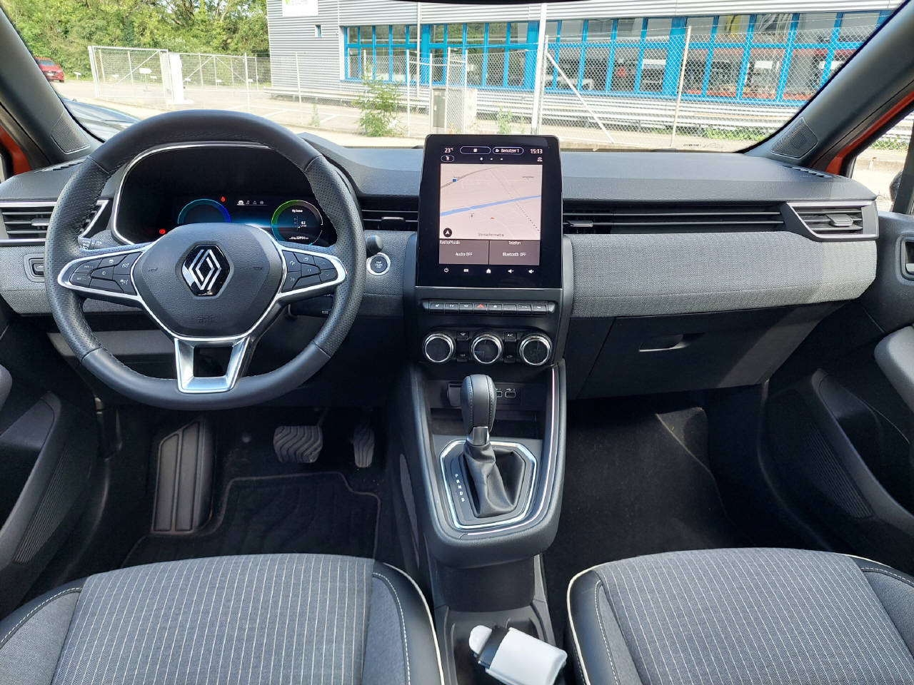 RENAULT Clio 1.6 E-Tech techno 145-image-8