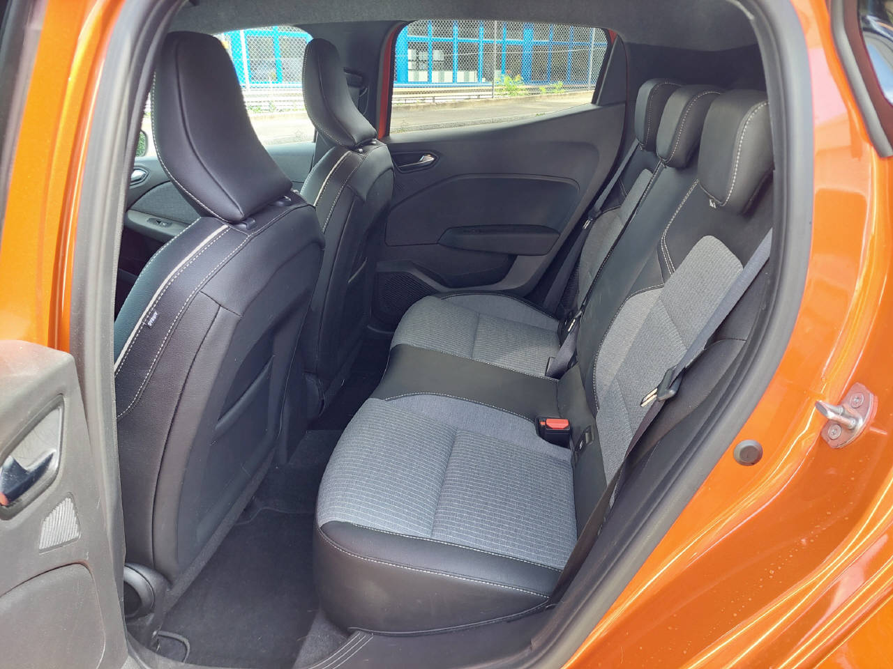 RENAULT Clio 1.6 E-Tech techno 145-image-6