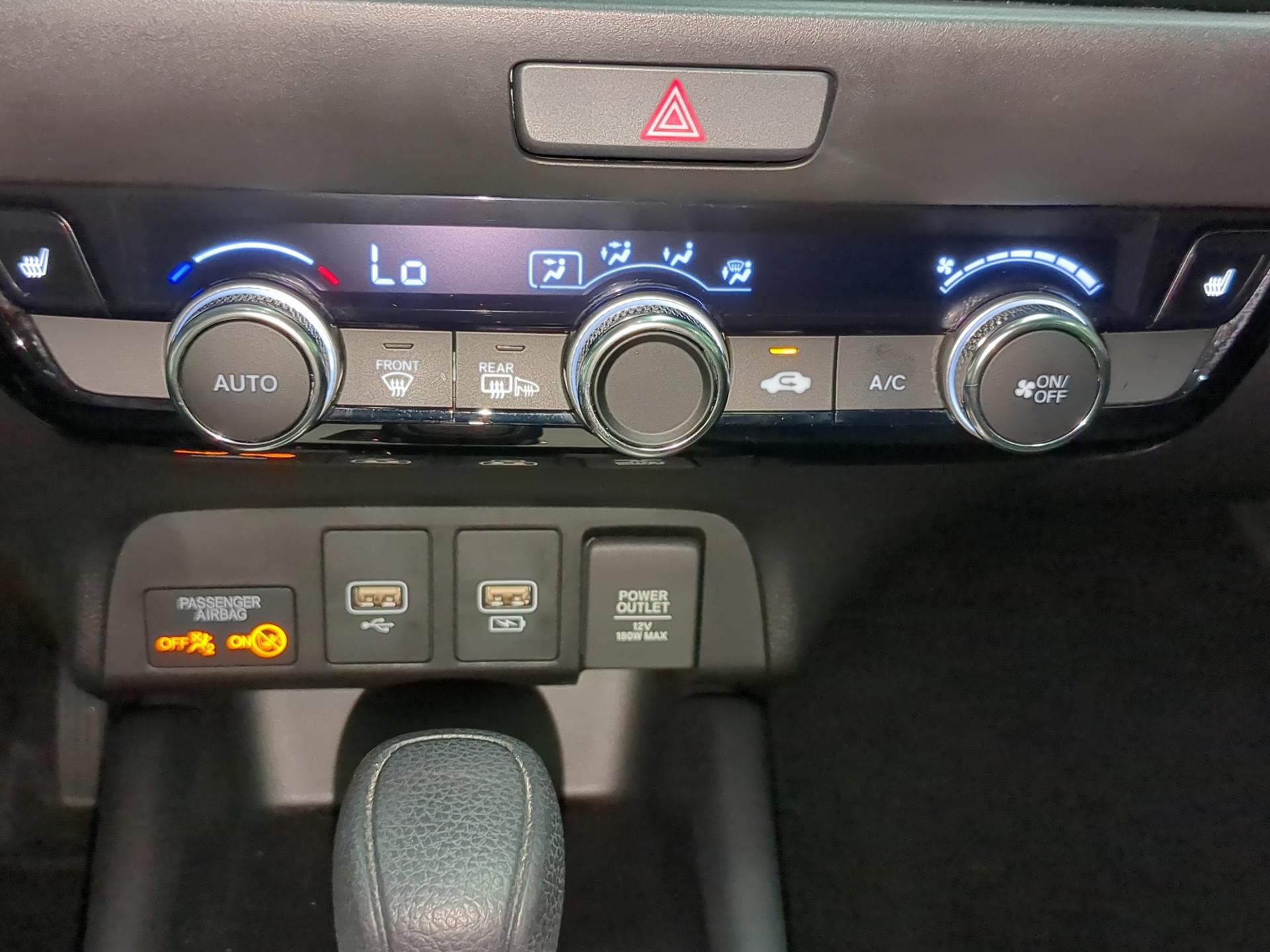 HONDA Jazz 1.5i-MMD Comfort E-CVT-image-19