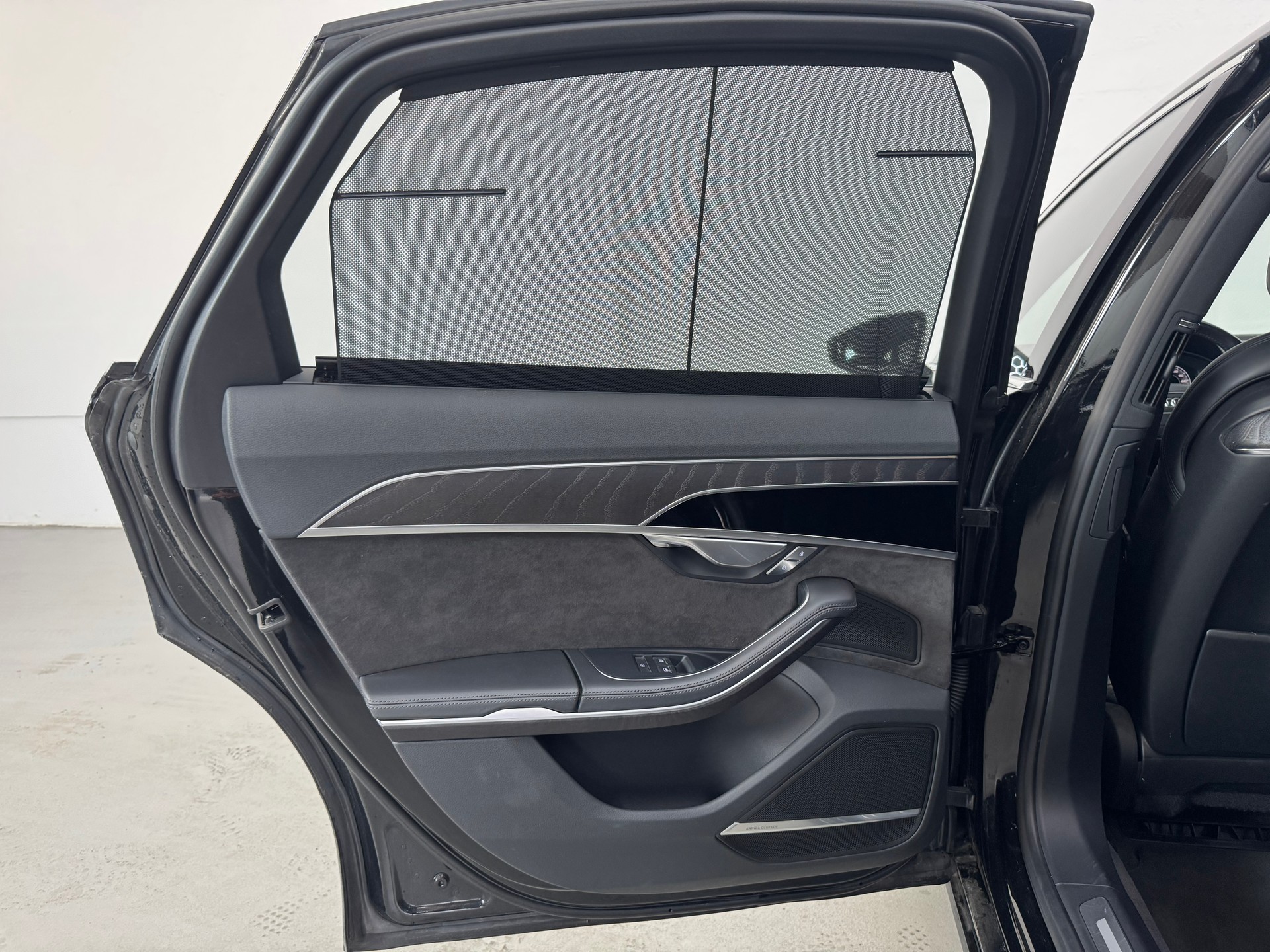 AUDI A8 55 TFSI quattro tiptronic-image-29