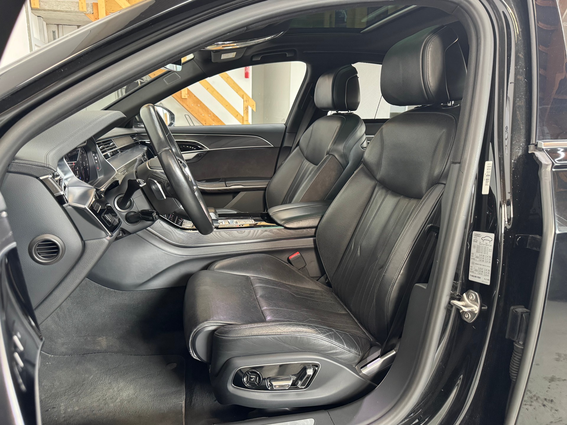 AUDI A8 55 TFSI quattro tiptronic-image-10