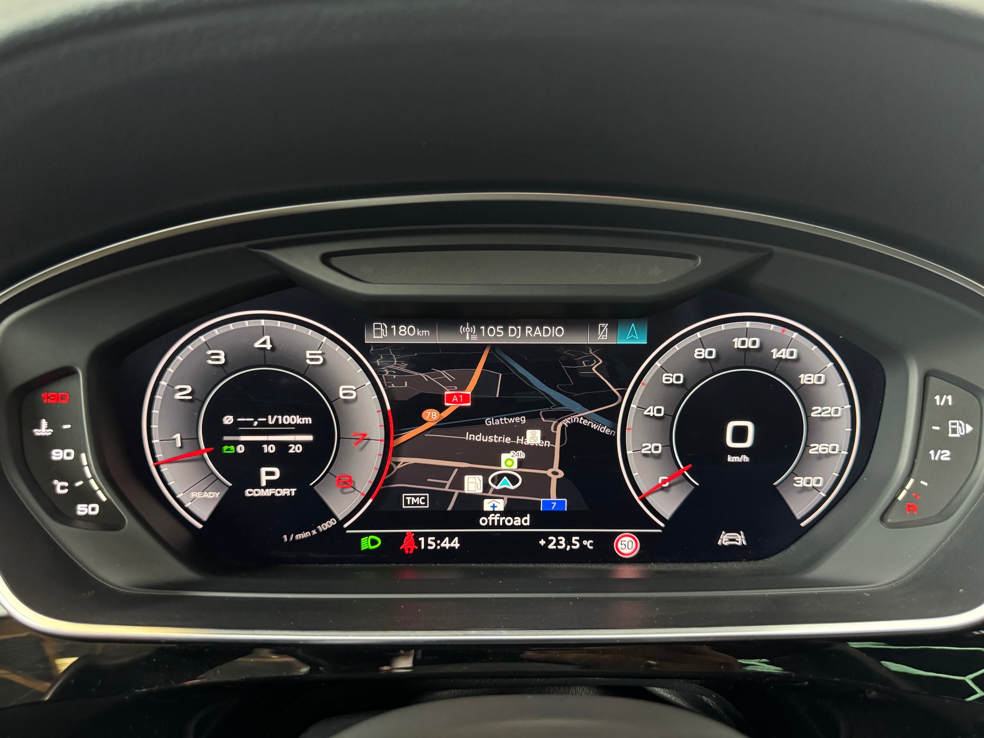 AUDI A8 55 TFSI quattro tiptronic-image-13