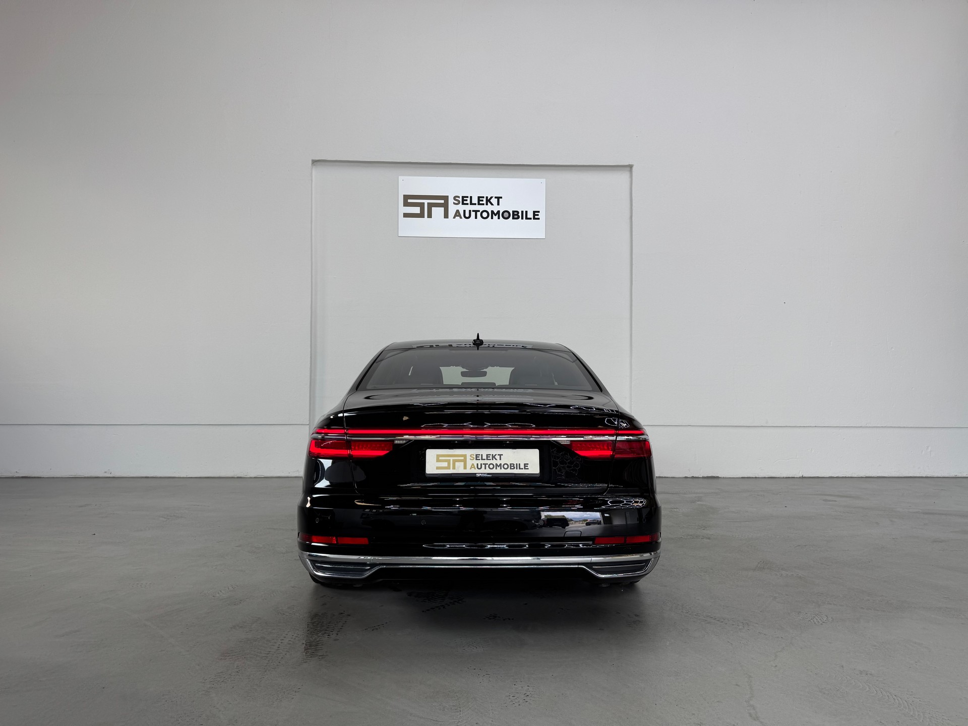 AUDI A8 55 TFSI quattro tiptronic-image-4