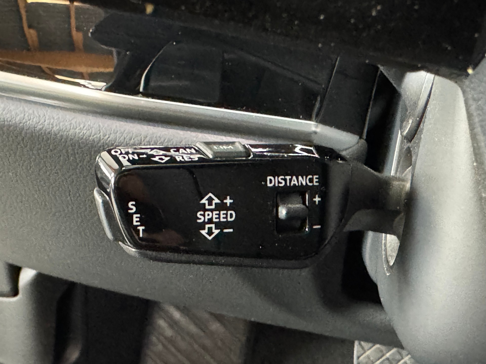 AUDI A8 55 TFSI quattro tiptronic-image-15
