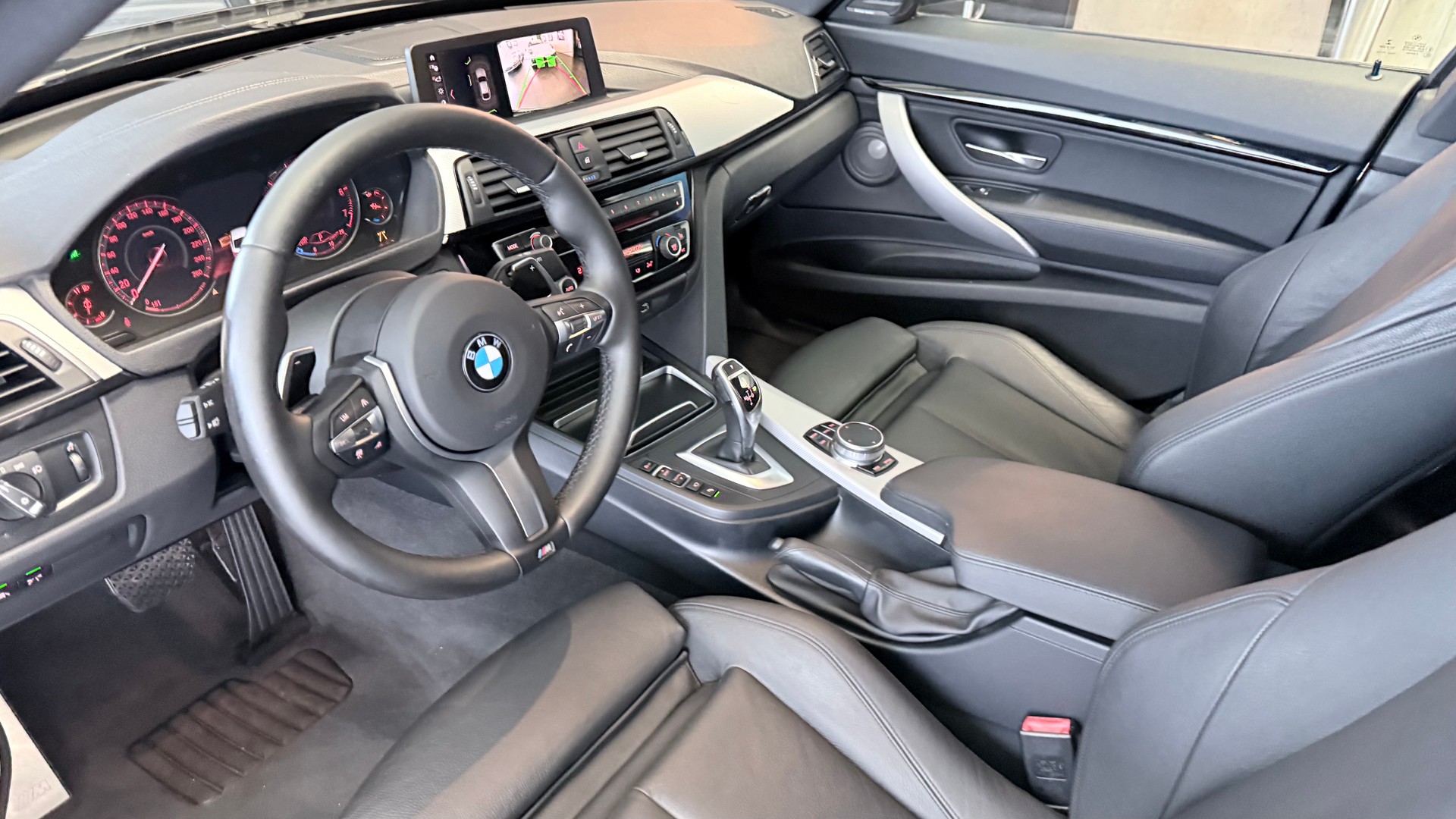 BMW 330i xDrive SAG Gran Turismo-image-9