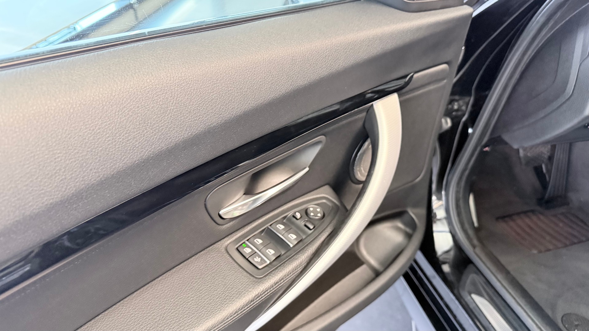BMW 330i xDrive SAG Gran Turismo-image-11