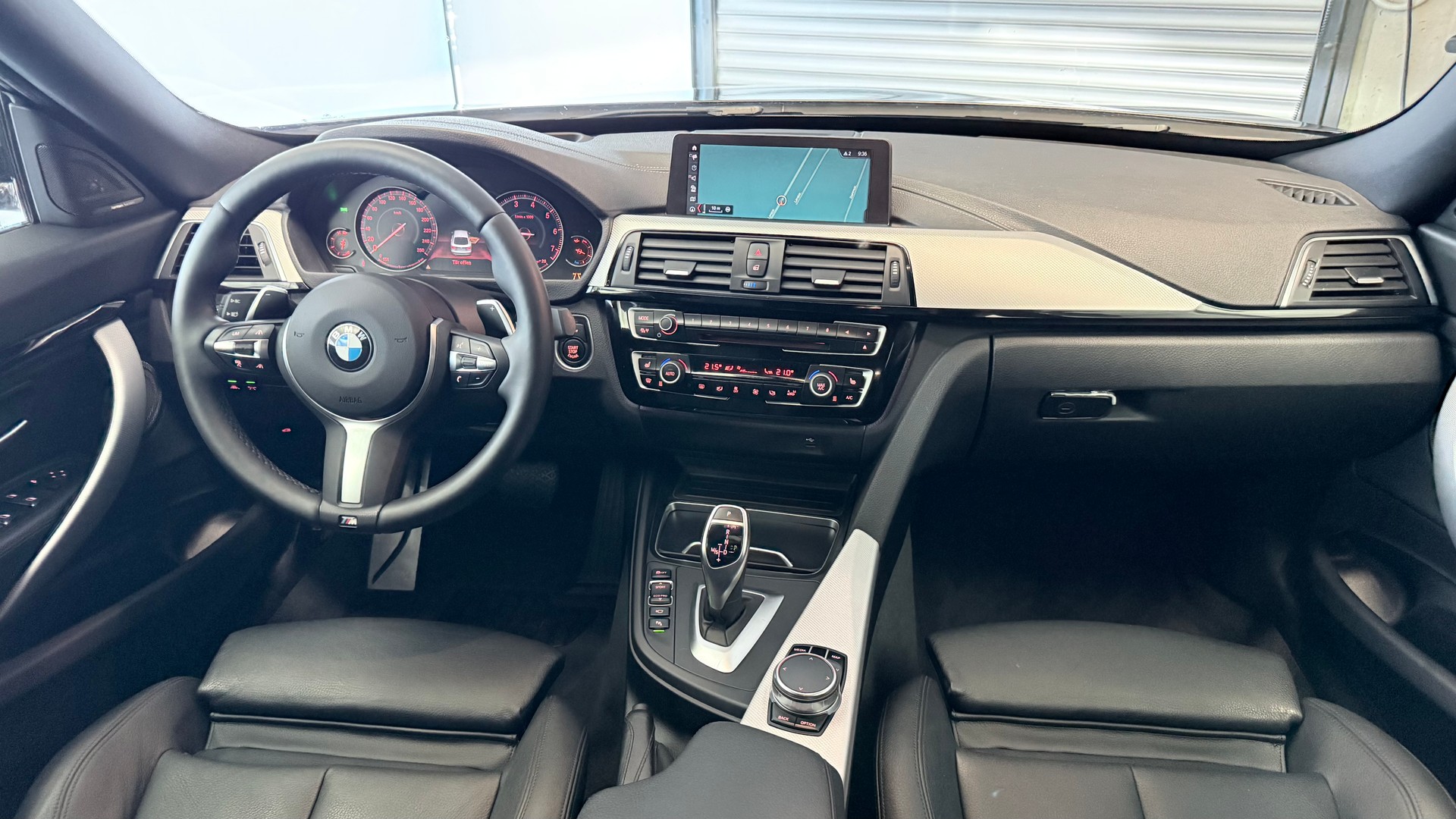BMW 330i xDrive SAG Gran Turismo-image-24