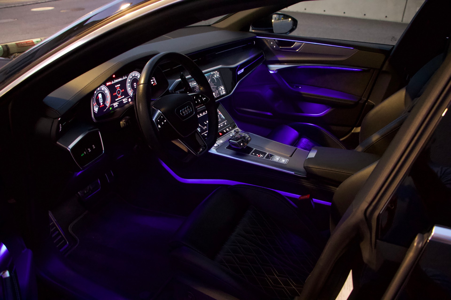 AUDI A7 Sportback 55 TFSI quattro S-Tronic-image-8