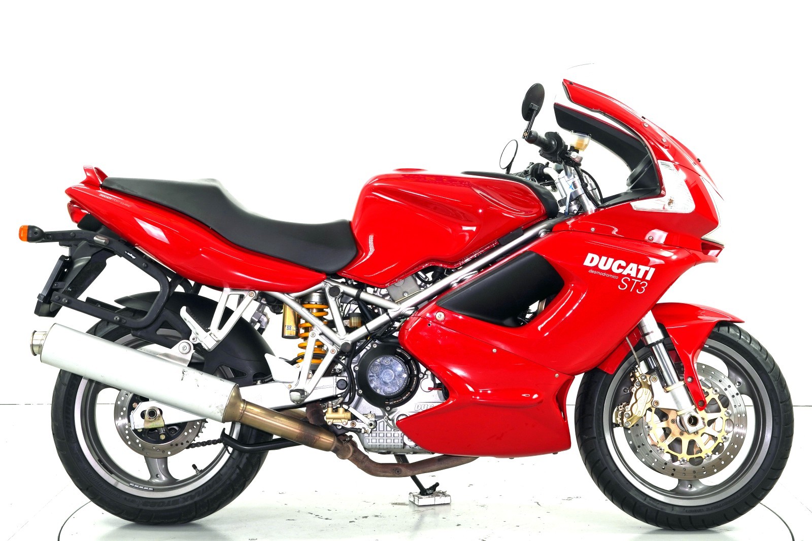 DUCATI ST3-showroom-element-3