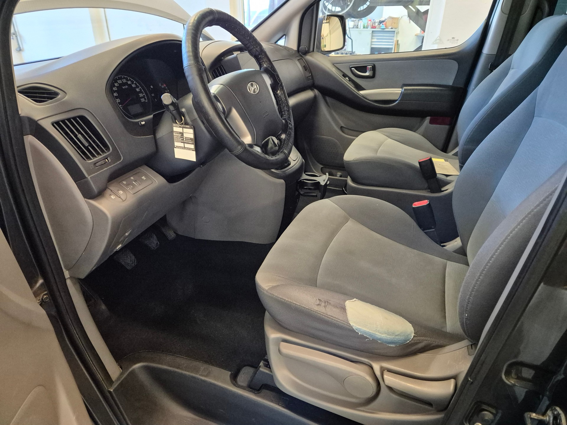 HYUNDAI H-1 People 2.5 CRDi-image-7