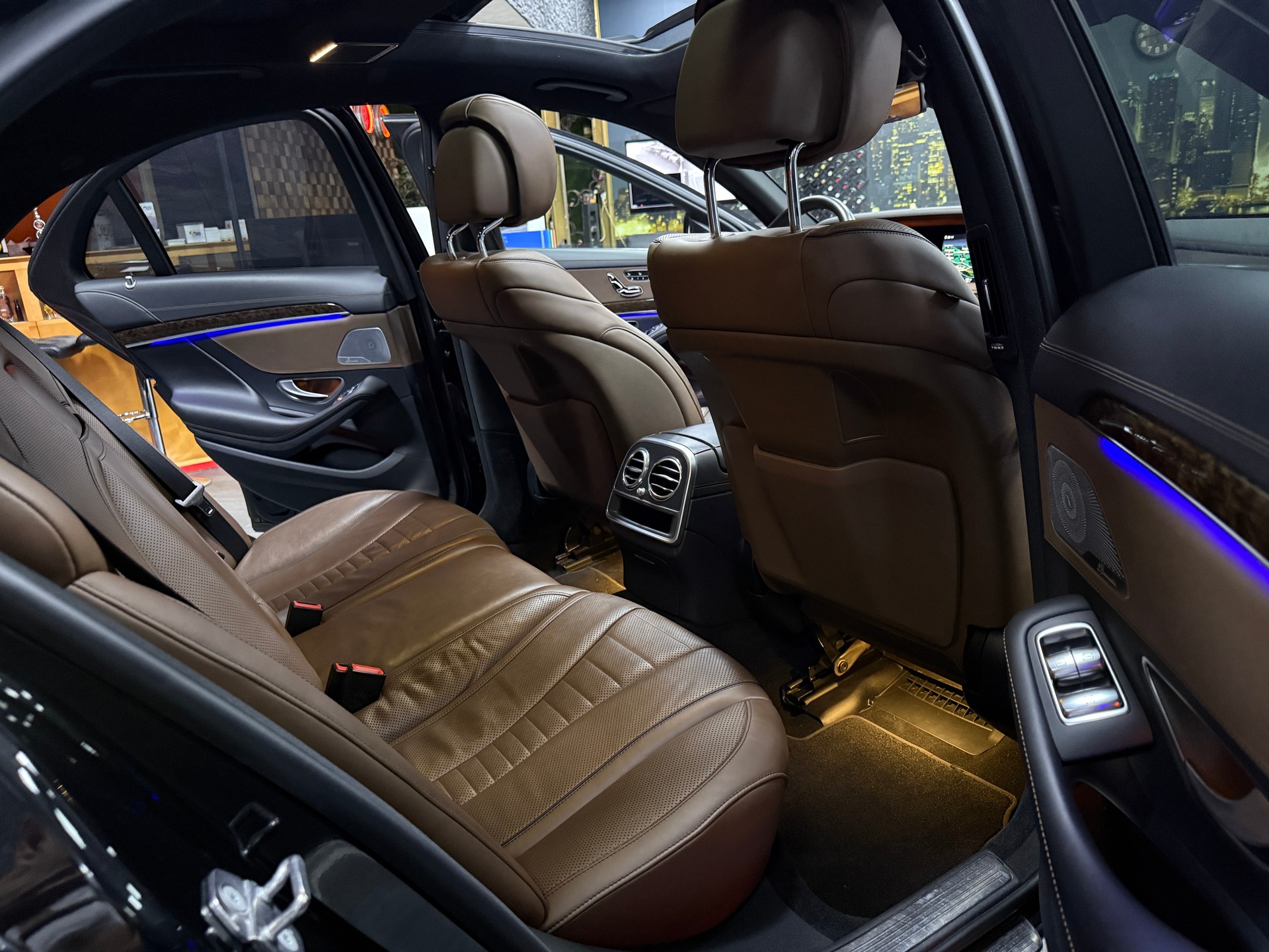 MERCEDES-BENZ S 560 L 4Matic 9G-Tronic-image-11