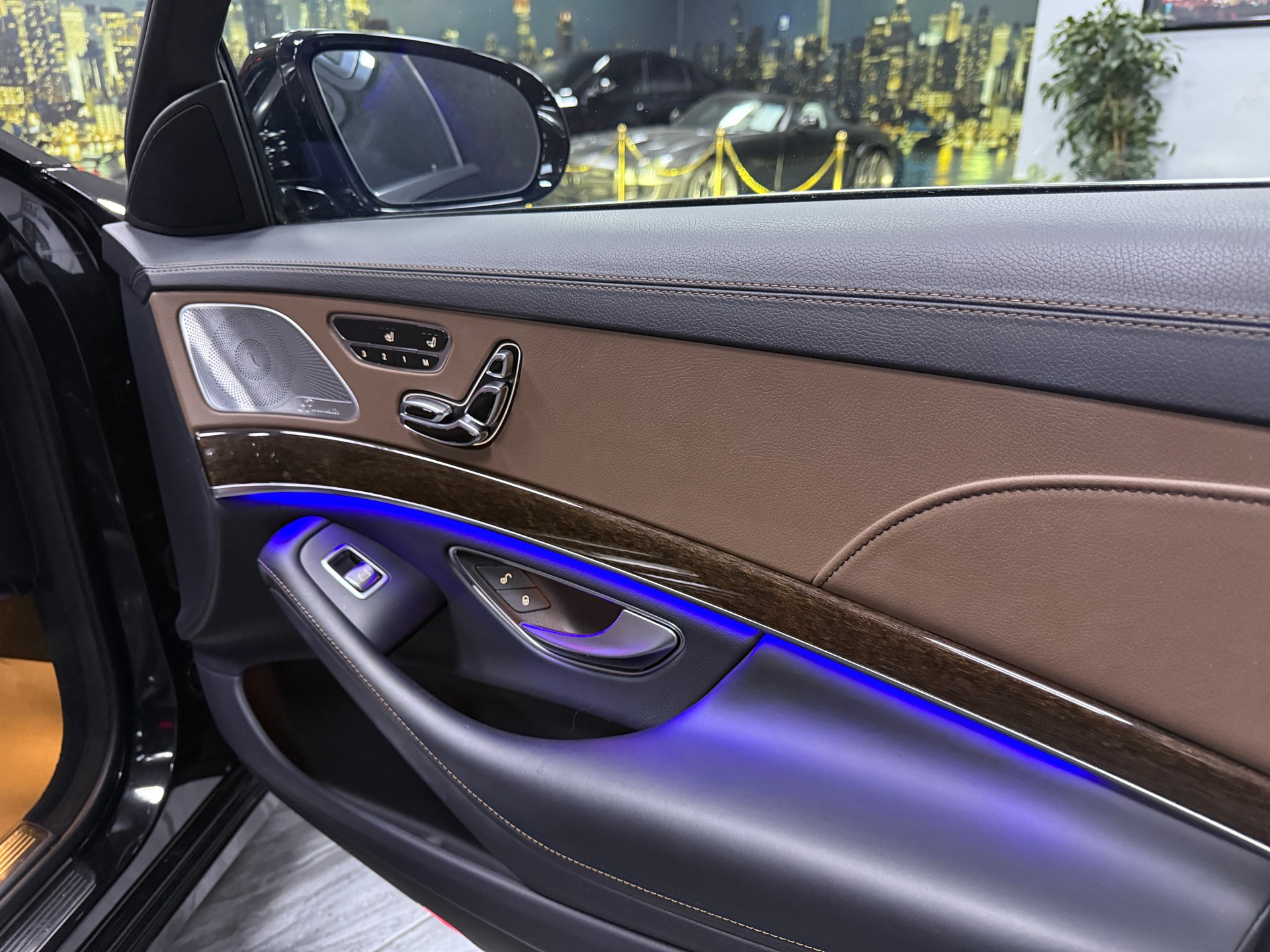 MERCEDES-BENZ S 560 L 4Matic 9G-Tronic-image-6