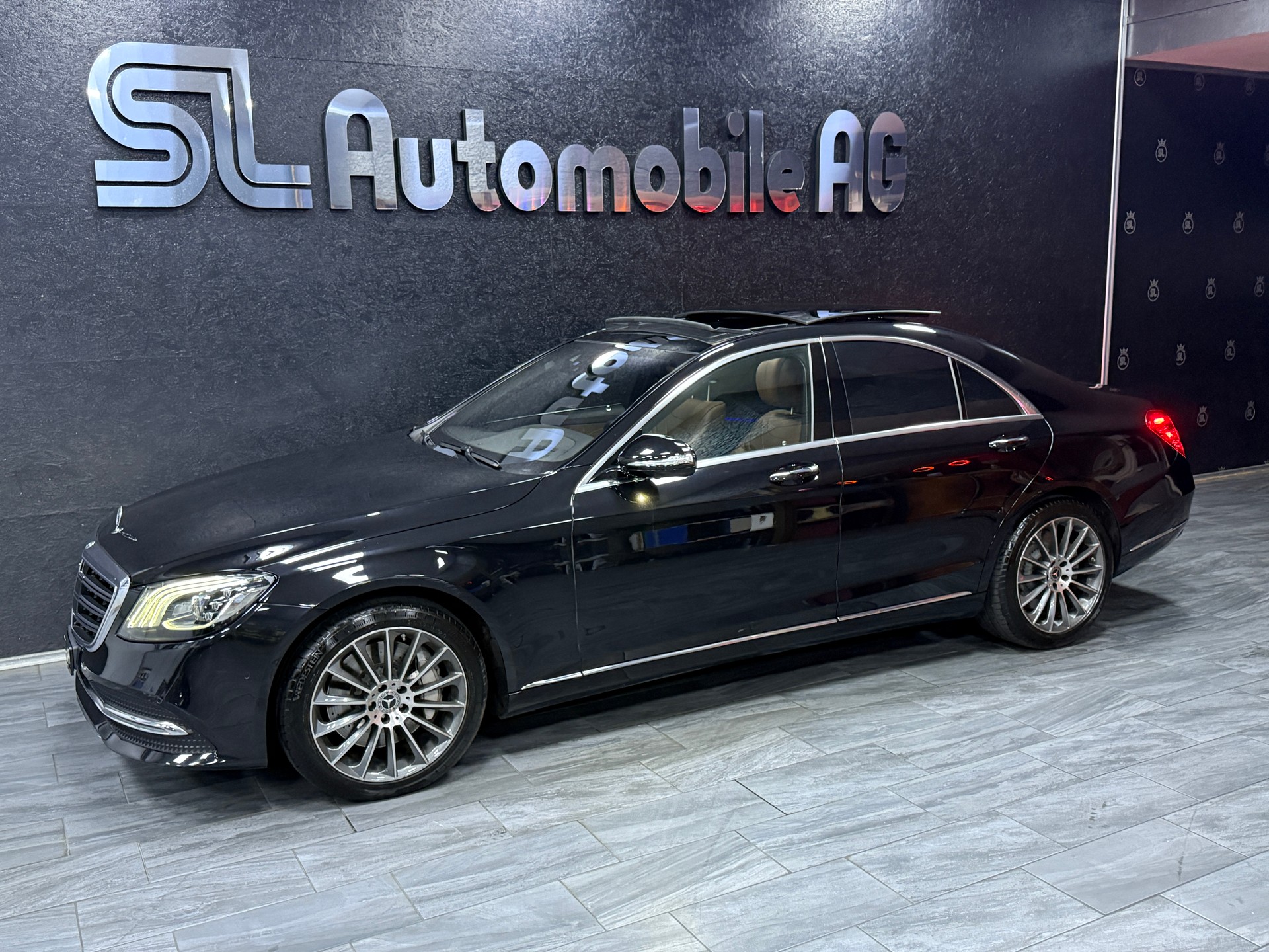 MERCEDES-BENZ S 560 L 4Matic 9G-Tronic-showroom-element-1