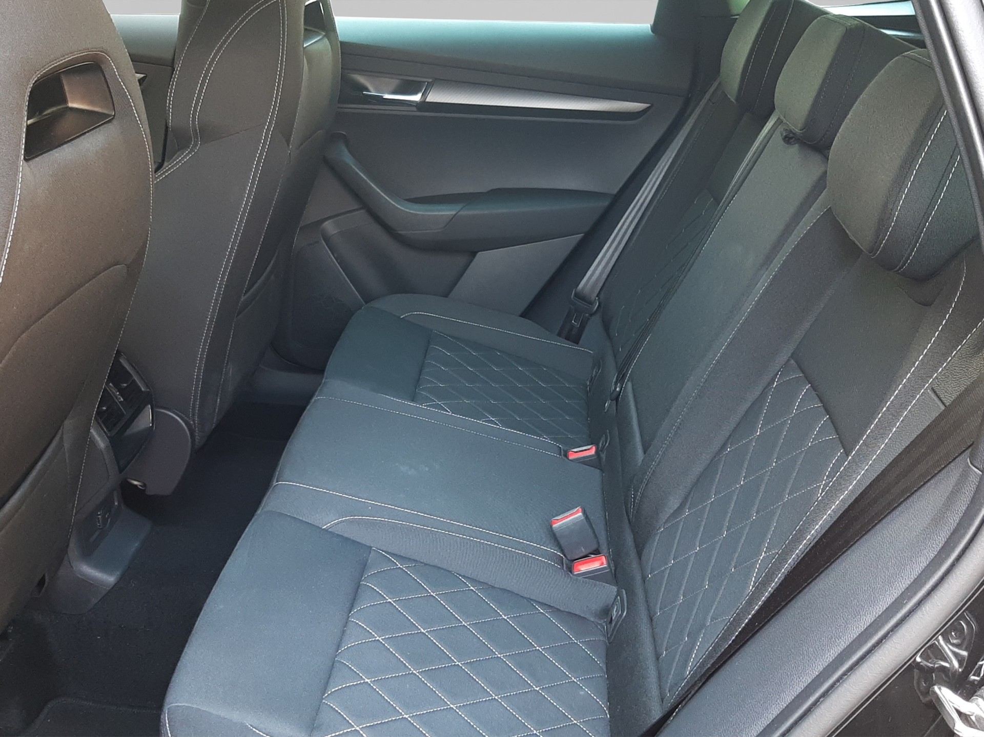 SKODA Karoq 2.0 TSI SportLine DSG 4x4-image-12