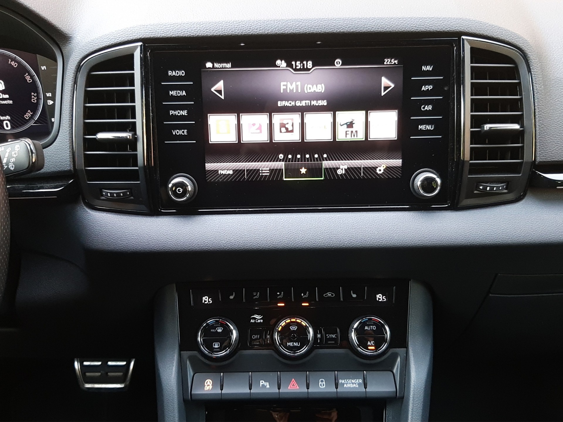 SKODA Karoq 2.0 TSI SportLine DSG 4x4-image-13
