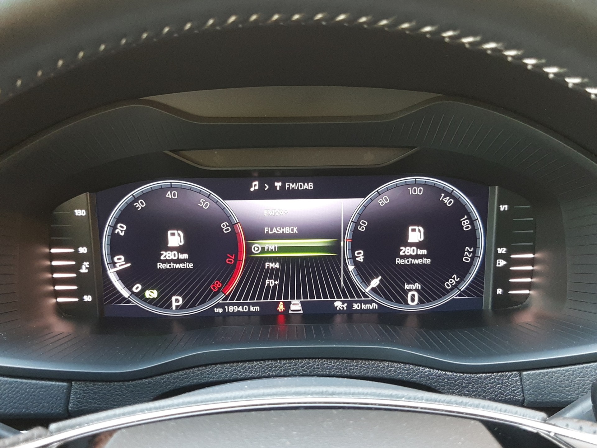 SKODA Karoq 2.0 TSI SportLine DSG 4x4-image-9