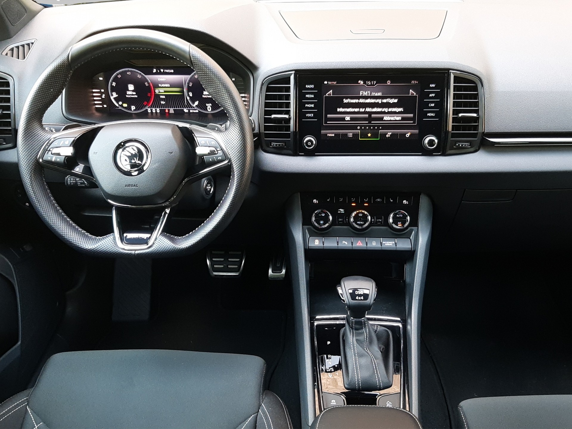SKODA Karoq 2.0 TSI SportLine DSG 4x4-image-11