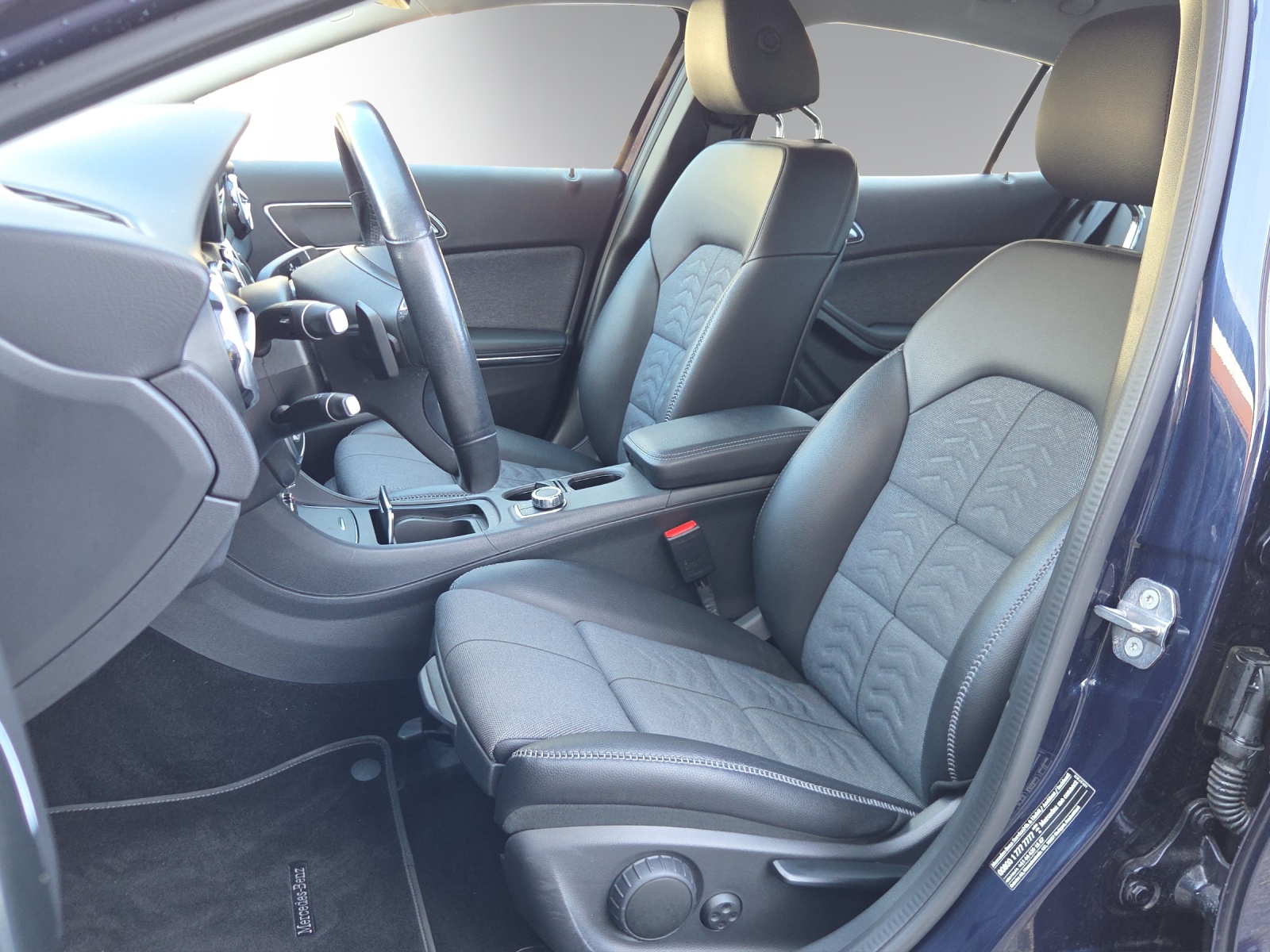 Image MERCEDES-BENZ GLA-220 GLA 220 4Matic 7G-DCT