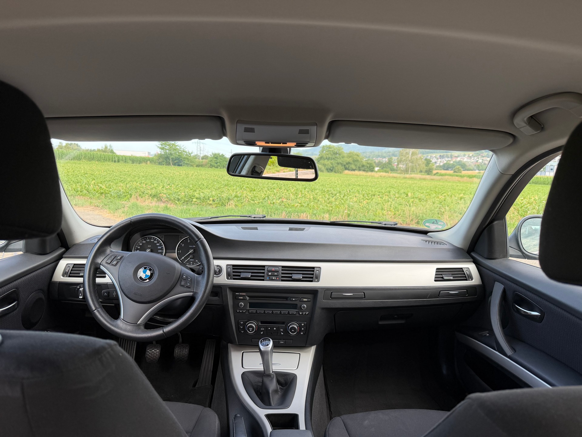 BMW 318-image-8