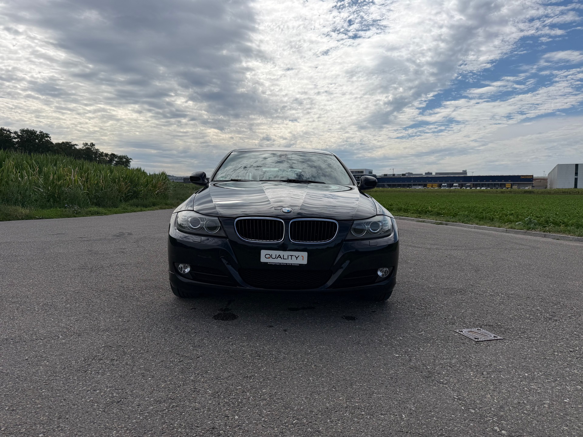 BMW 318-image-1