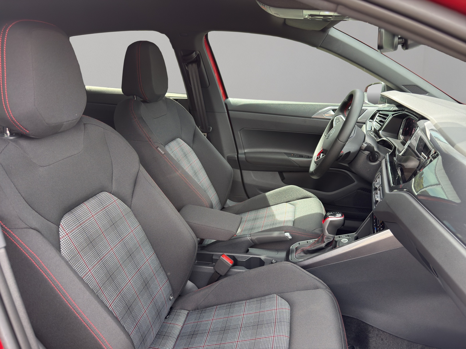 VW Polo 2.0 TSI GTI DSG-image-16