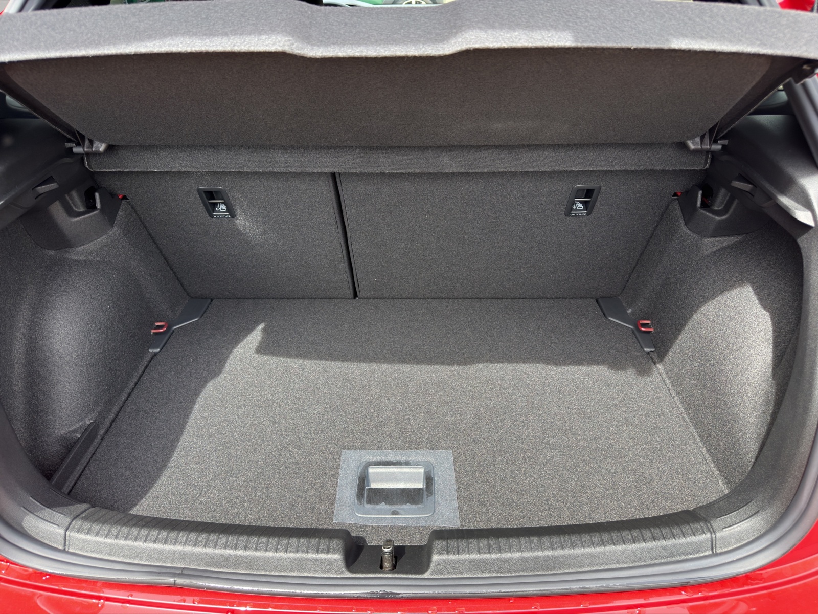 VW Polo 2.0 TSI GTI DSG-image-17
