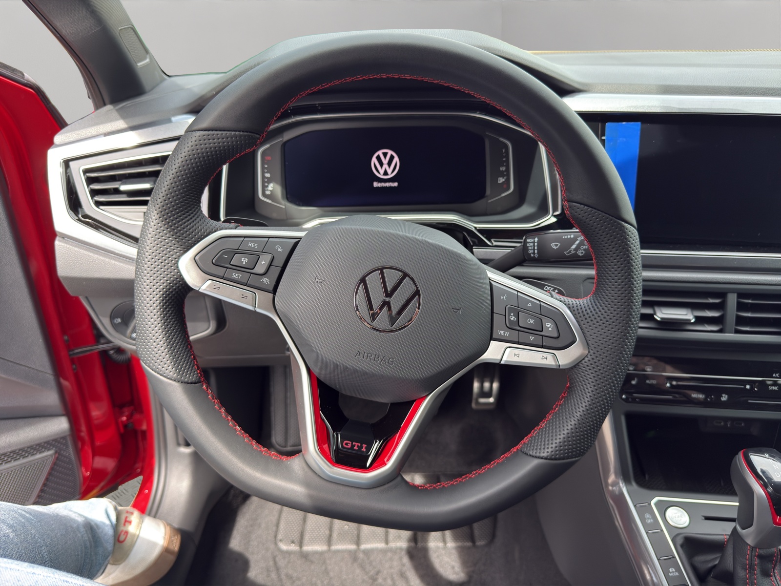 VW Polo 2.0 TSI GTI DSG-image-10