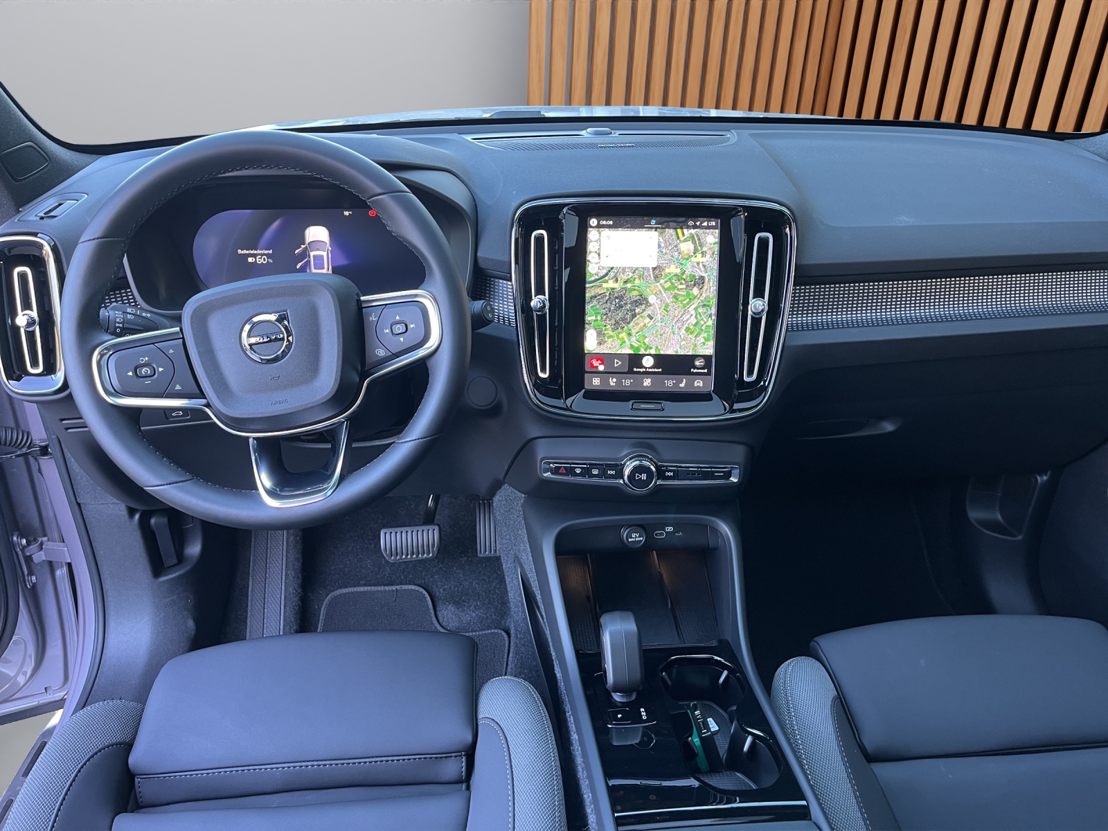 VOLVO EX40 Twin Performance Ultra AWD-image-10