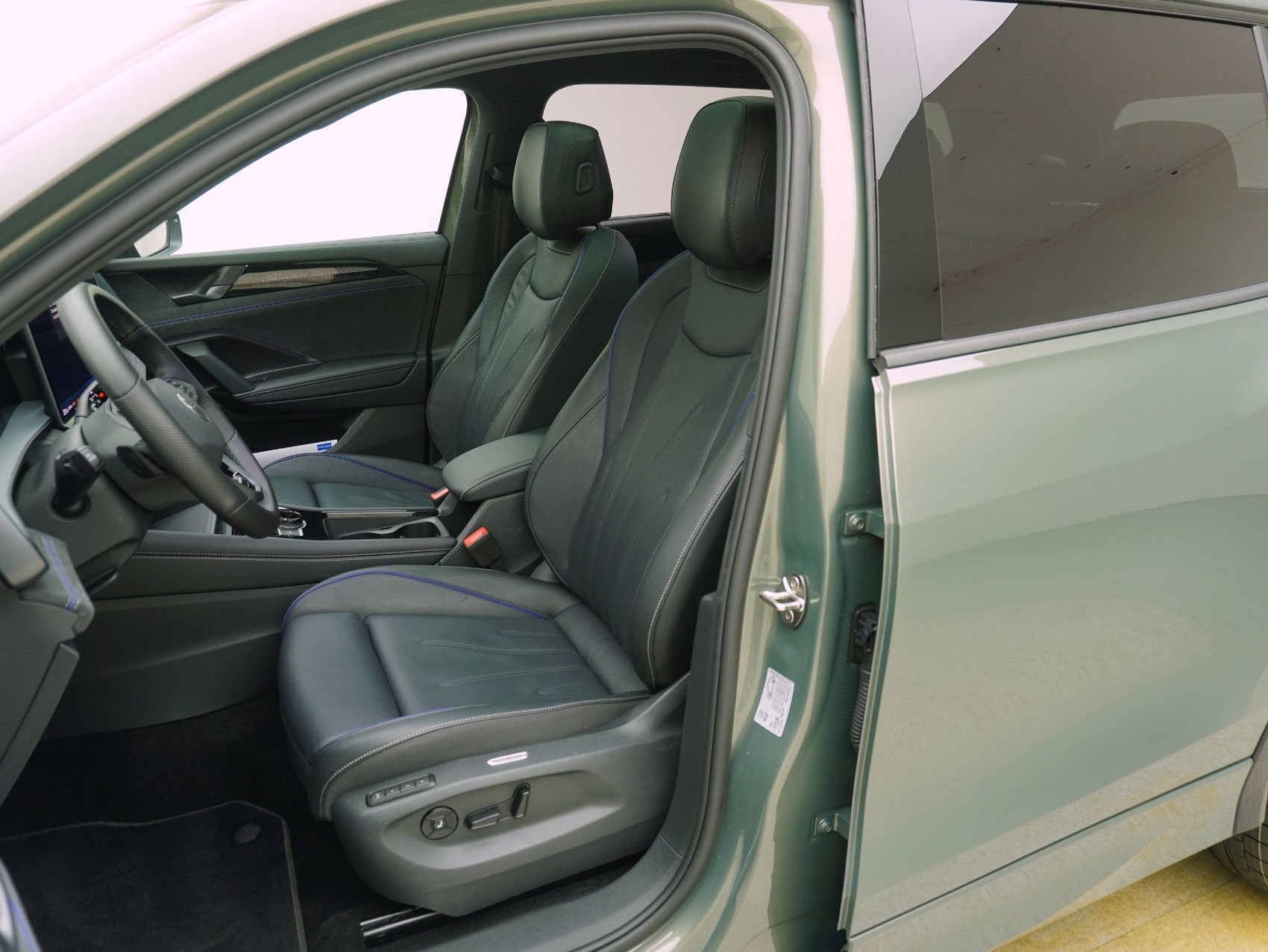 VW Tayron 2.0 TSI DSG R-Line Black Style 4Motion **VW Werksgarantie bis 10/2030**-image-9