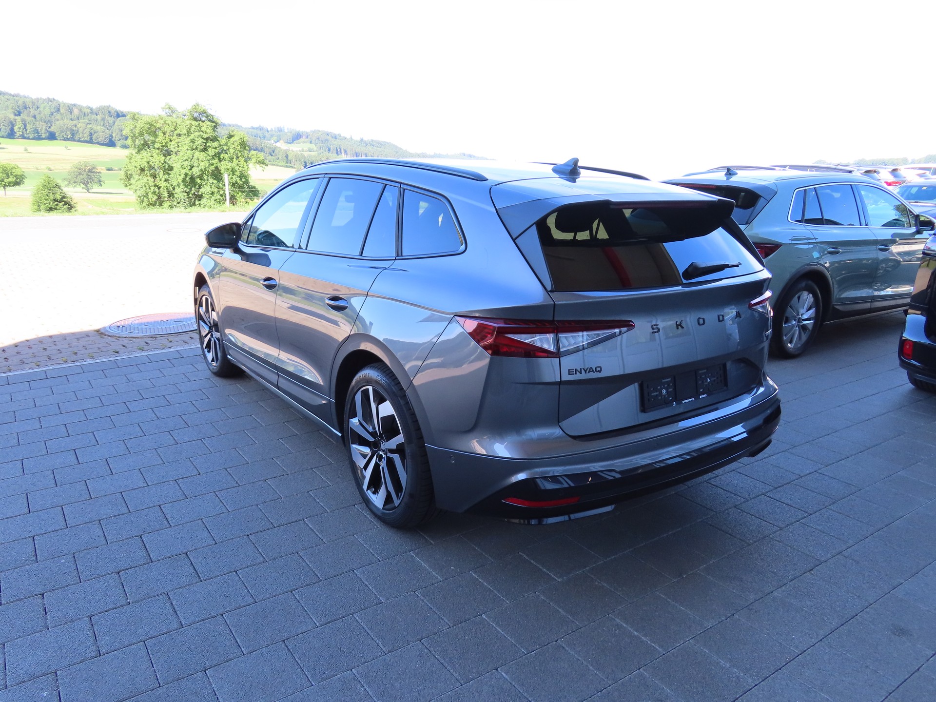 SKODA Enyaq 85x Sportline 4x4-image-2