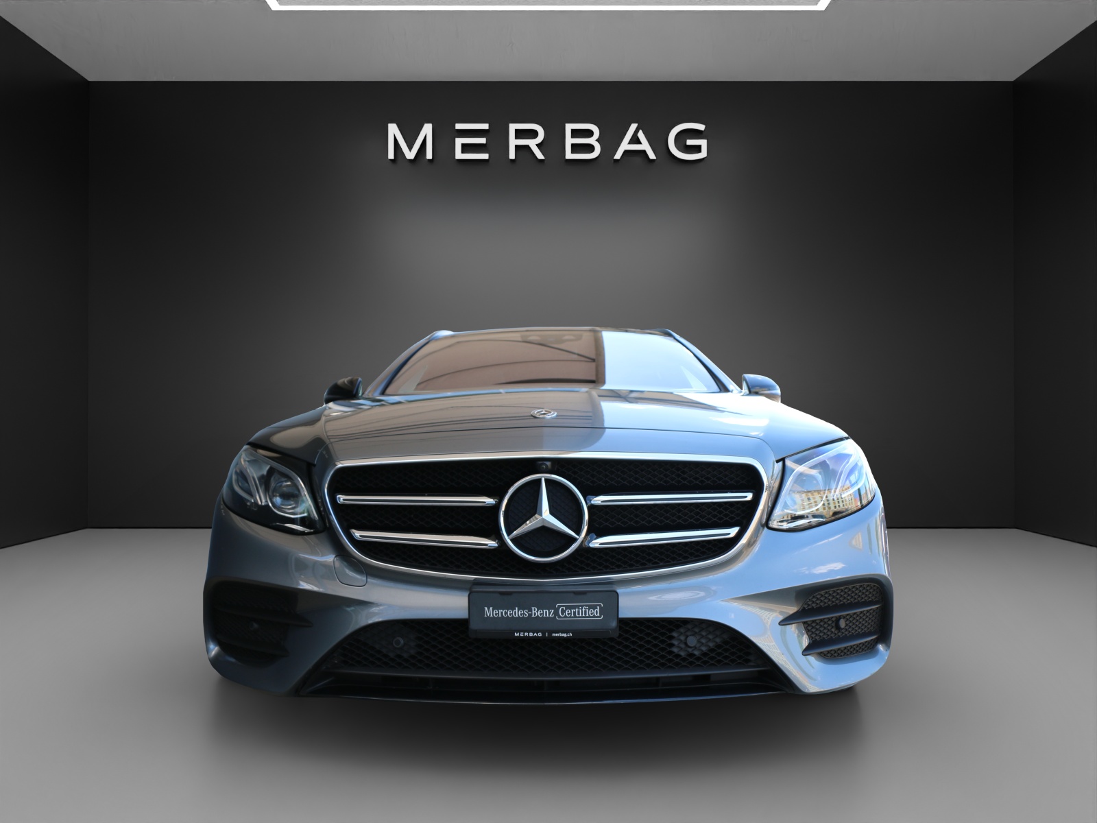 MERCEDES-BENZ E 220 d 4Matic Swiss Star AMG Line-image-20