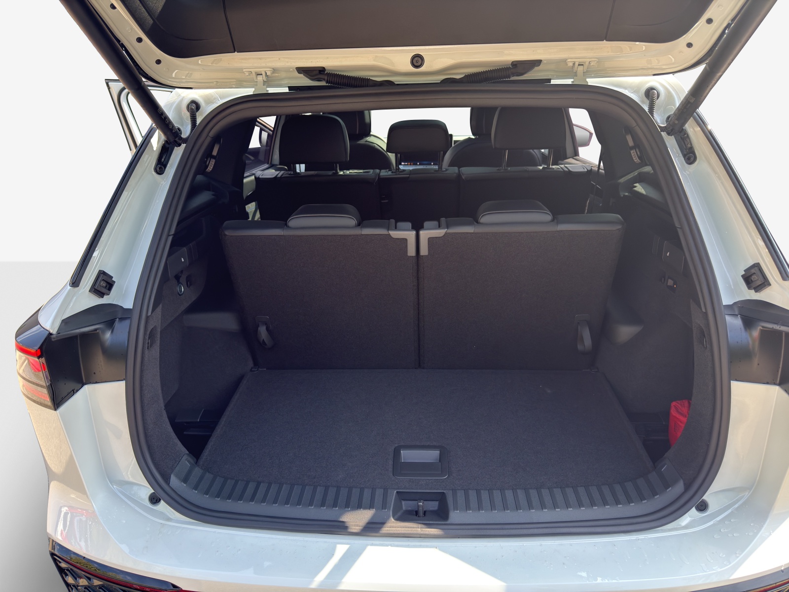 VW Tayron 2.0 TSI R-Line Plus DSG 4Motion-image-12
