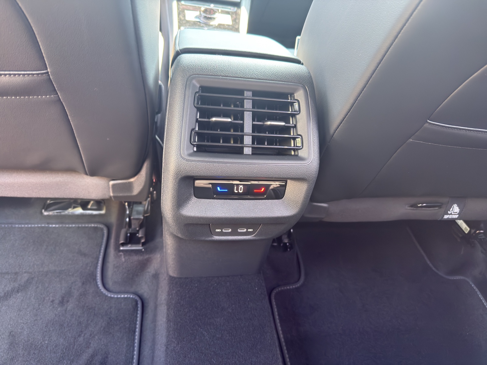 VW Tayron 2.0 TSI R-Line Plus DSG 4Motion-image-10