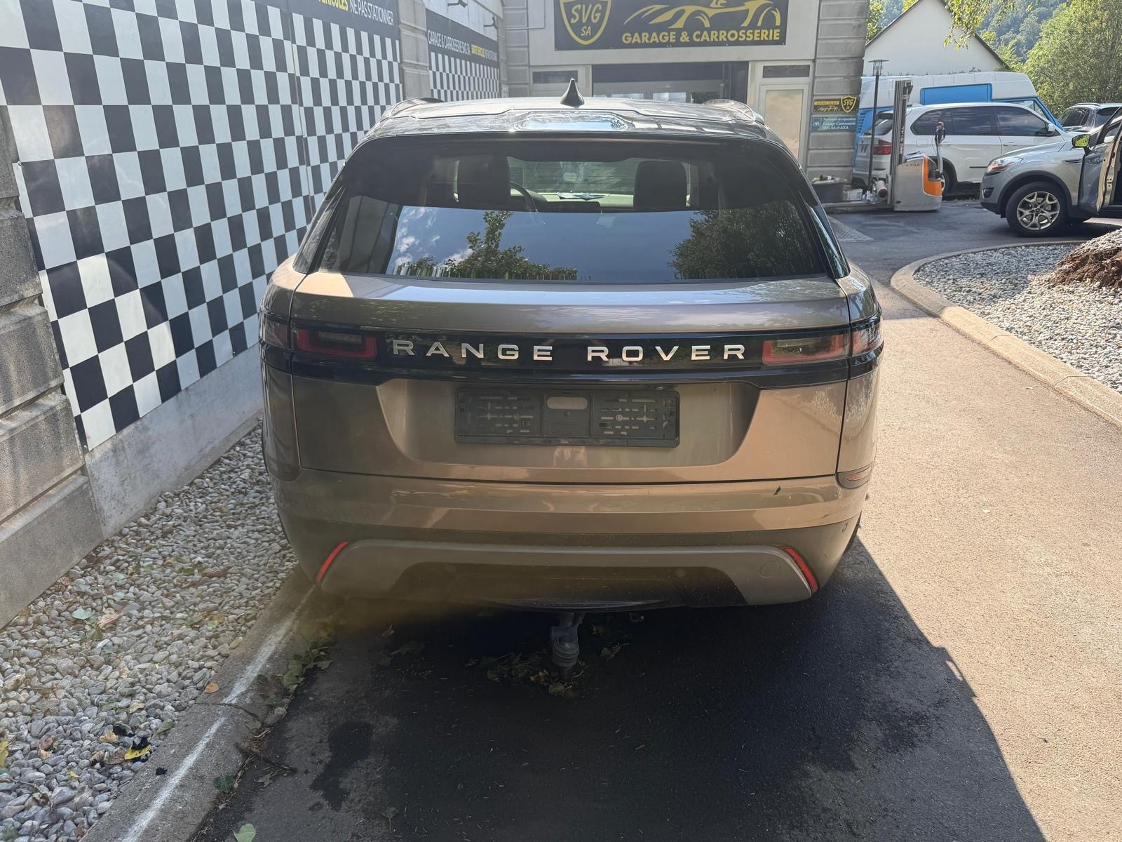 LAND ROVER Range Rover Velar D 240 Automatic-image-3