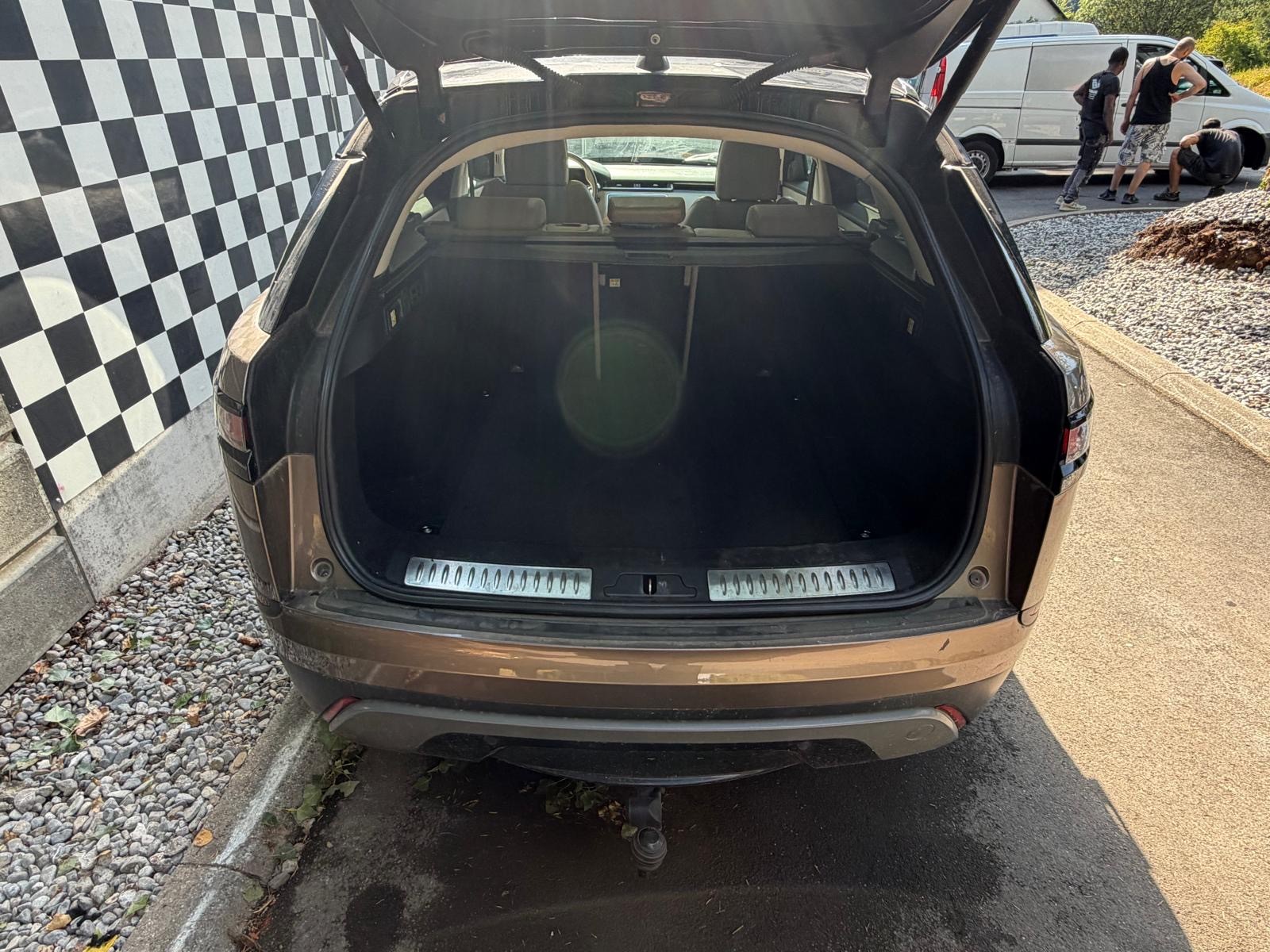 LAND ROVER Range Rover Velar D 240 Automatic-image-13