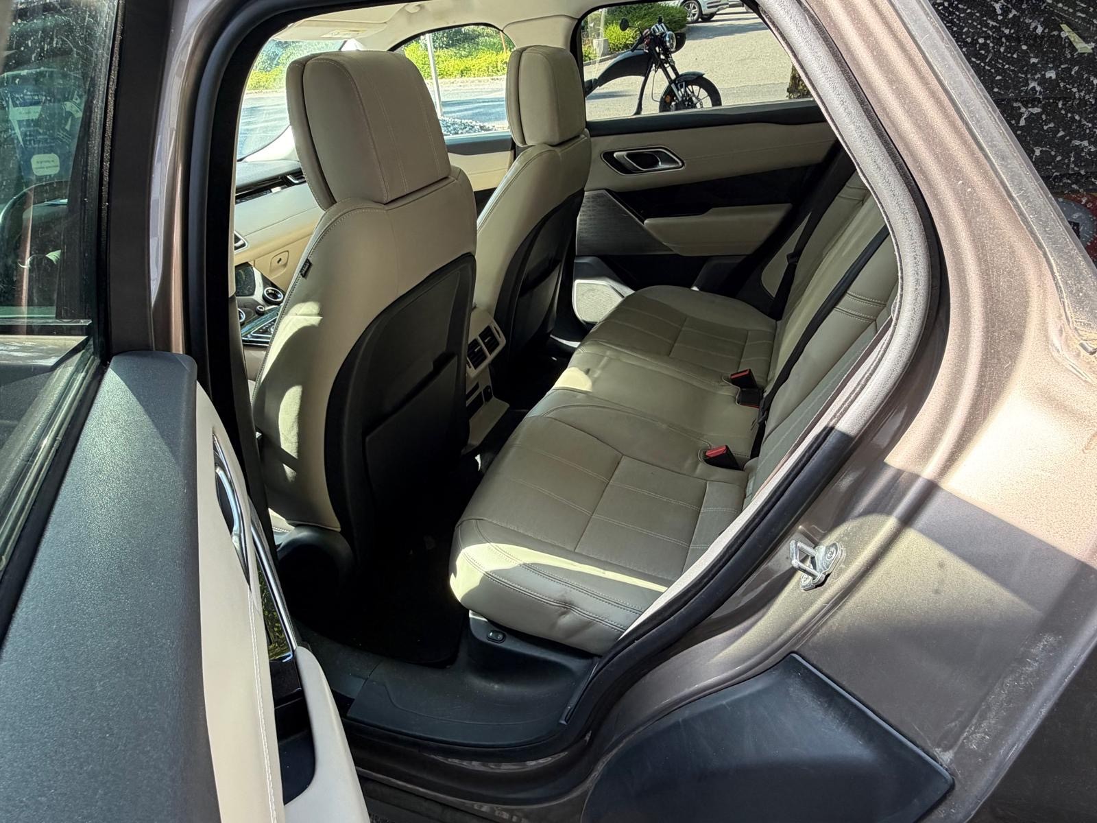 LAND ROVER Range Rover Velar D 240 Automatic-image-8
