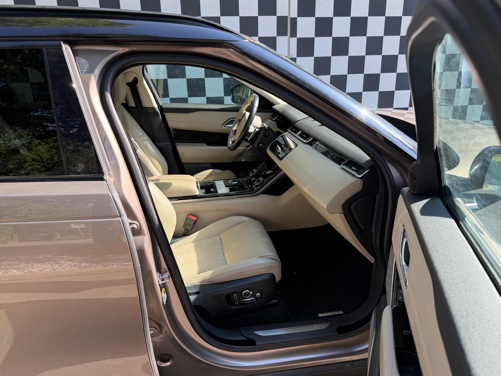LAND ROVER Range Rover Velar D 240 Automatic-image-9