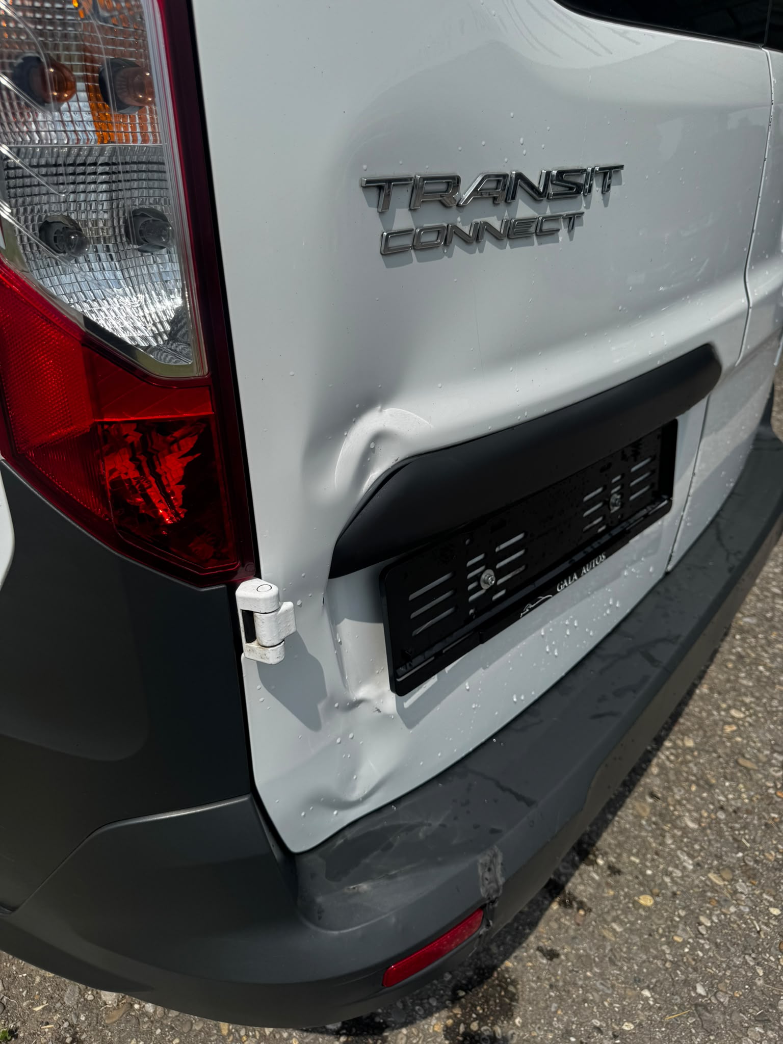 FORD Transit Connect Van T220 1.6 TDCi Ambiente-image-15